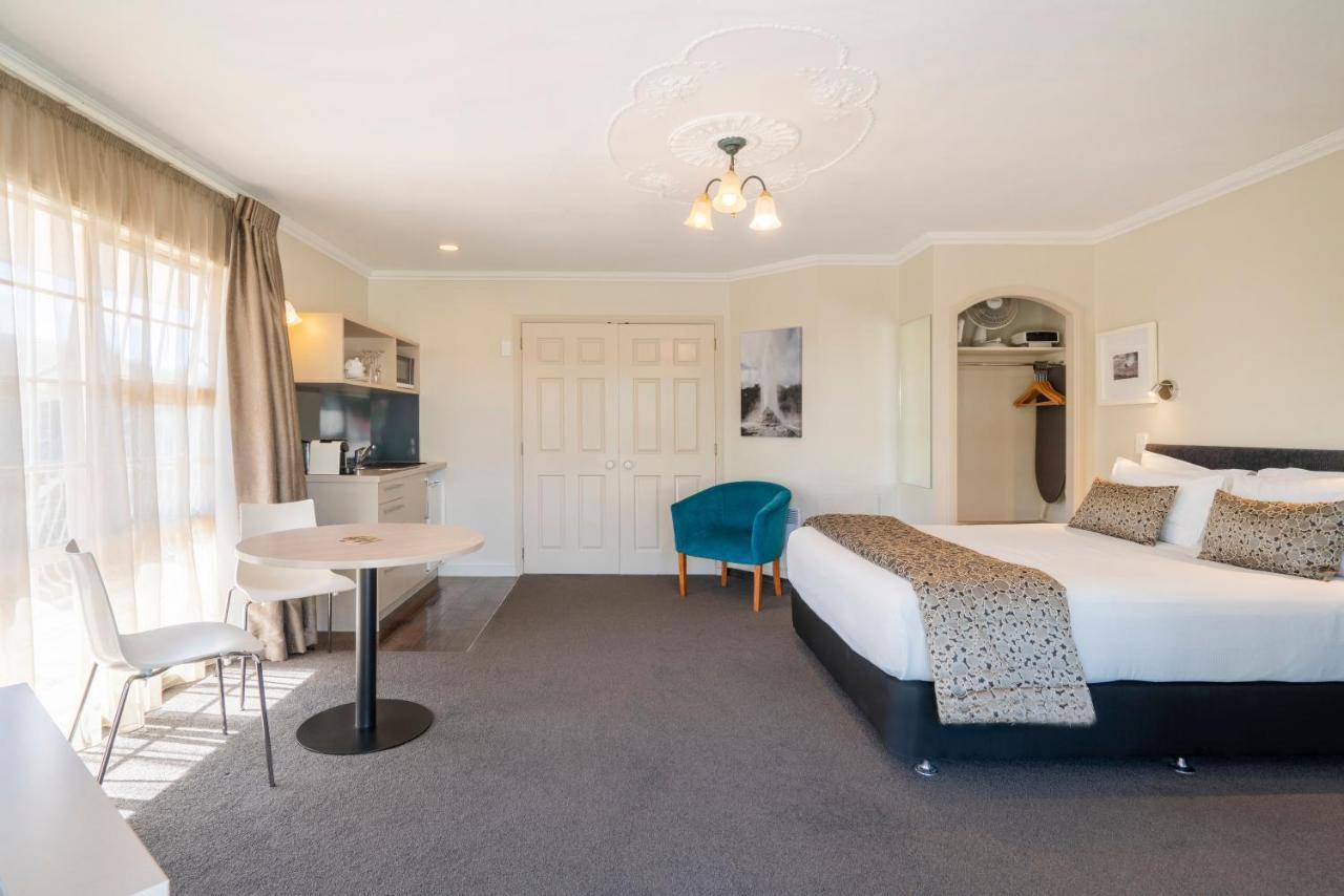 Silver Fern Rotorua Suites & Spa Екстериор снимка