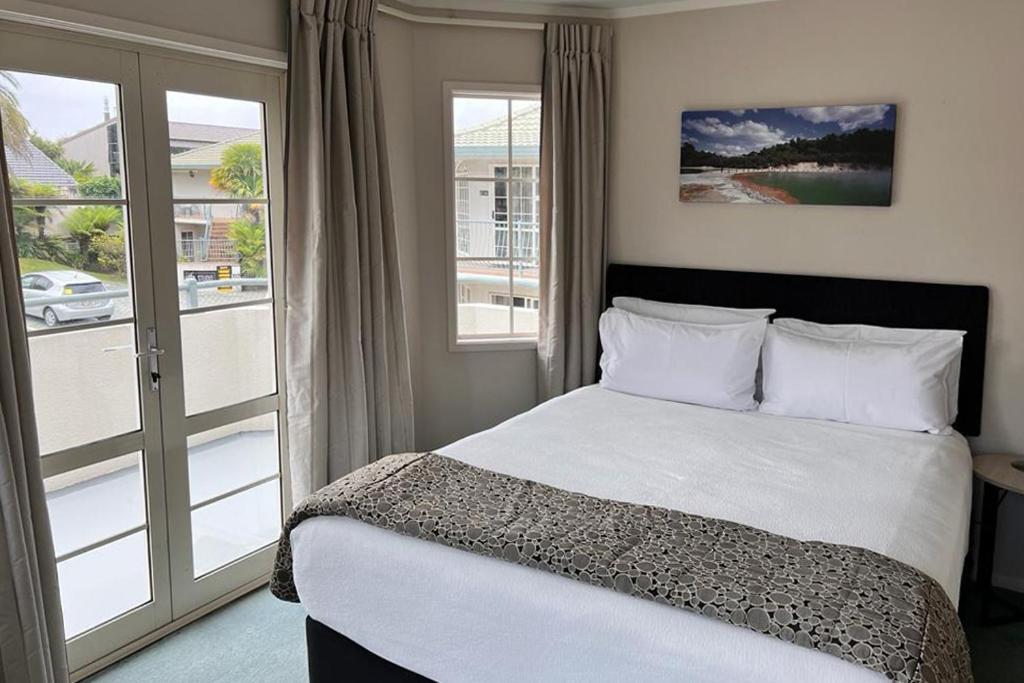 Silver Fern Rotorua Suites & Spa Екстериор снимка A typical room at the hotel
