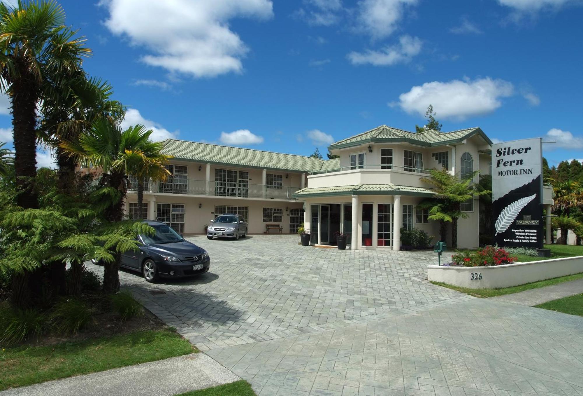 Silver Fern Rotorua Suites & Spa Екстериор снимка Silver Fern Lodge