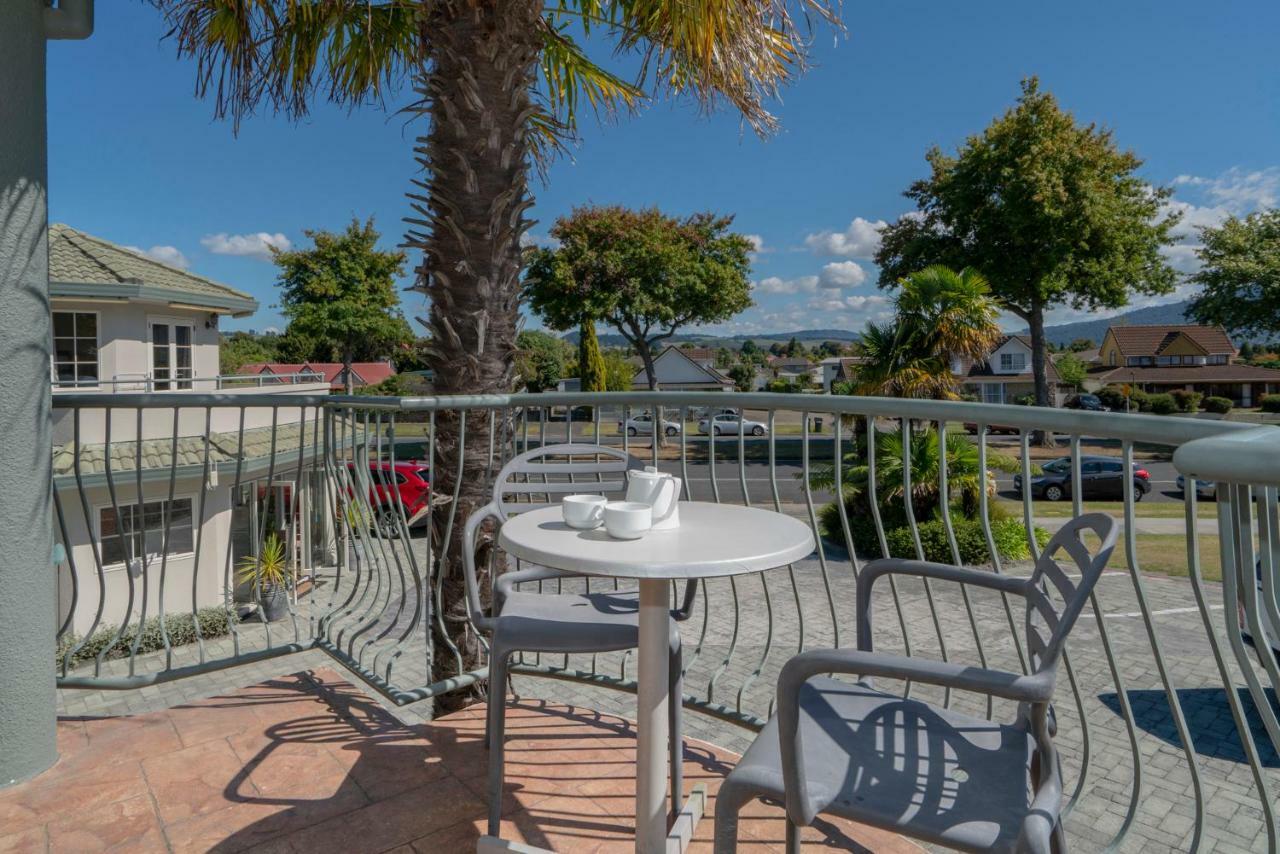 Silver Fern Rotorua Suites & Spa Екстериор снимка A balcony in Queenstown, New Zealand
