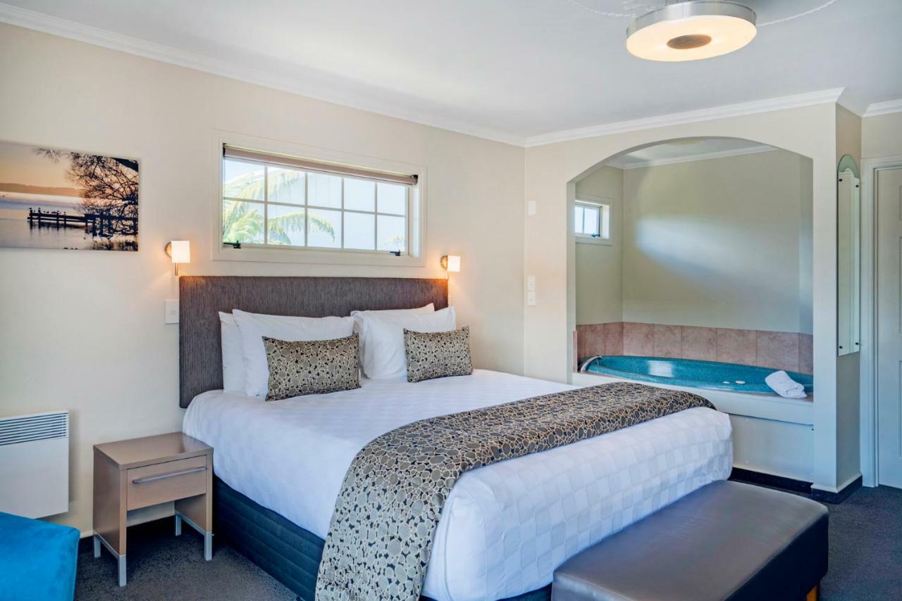 Silver Fern Rotorua Suites & Spa Екстериор снимка
