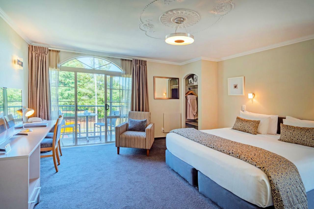 Silver Fern Rotorua Suites & Spa Екстериор снимка A typical hotel room