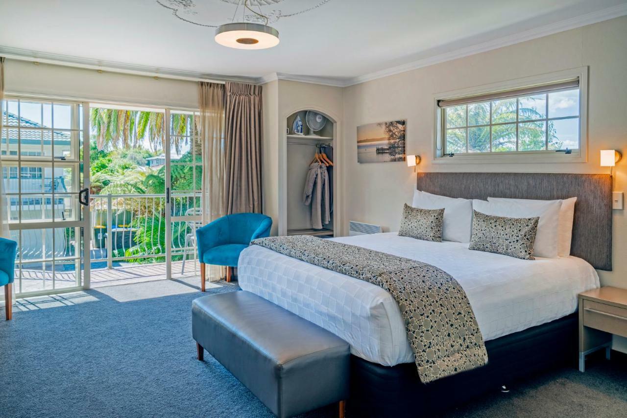 Silver Fern Rotorua Suites & Spa Екстериор снимка A bedroom at the hotel