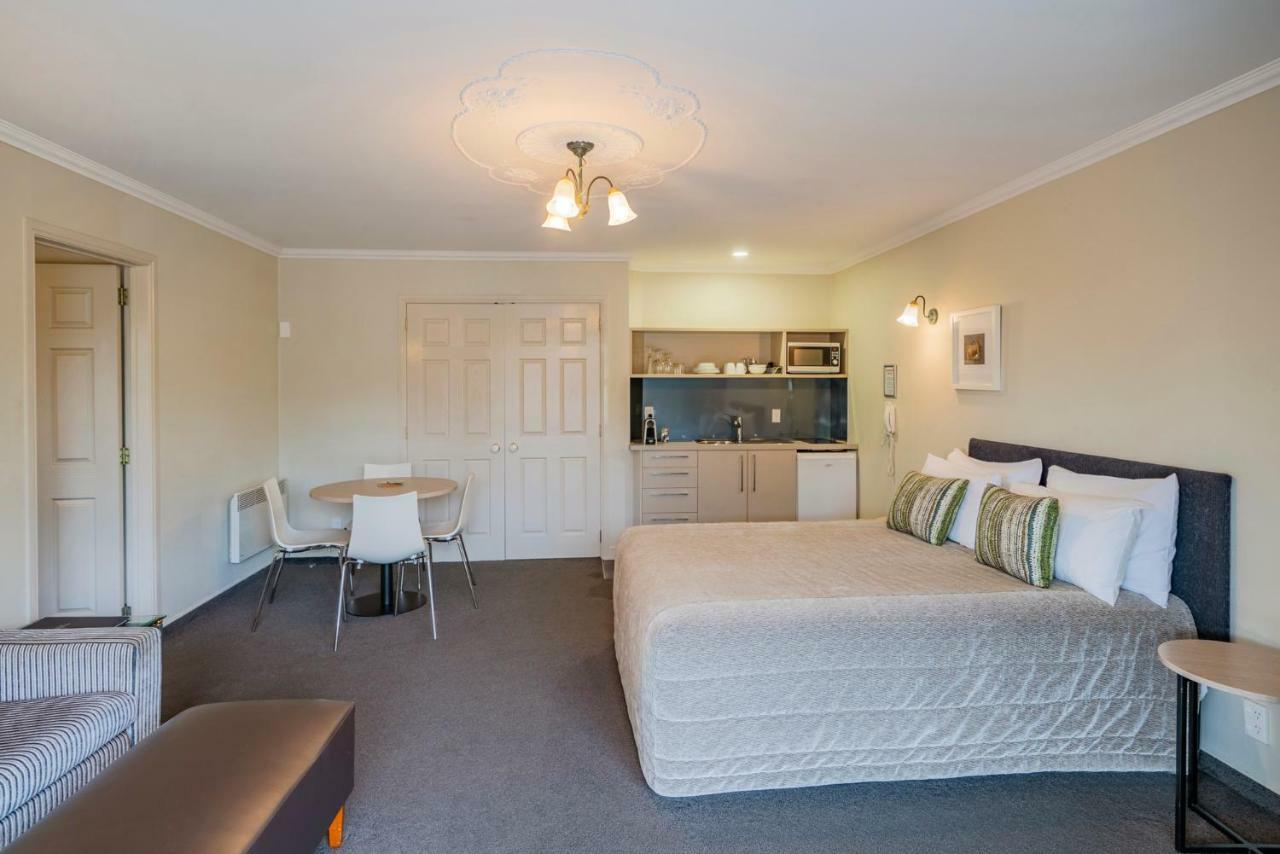 Silver Fern Rotorua Suites & Spa Екстериор снимка A studio apartment in New Zealand