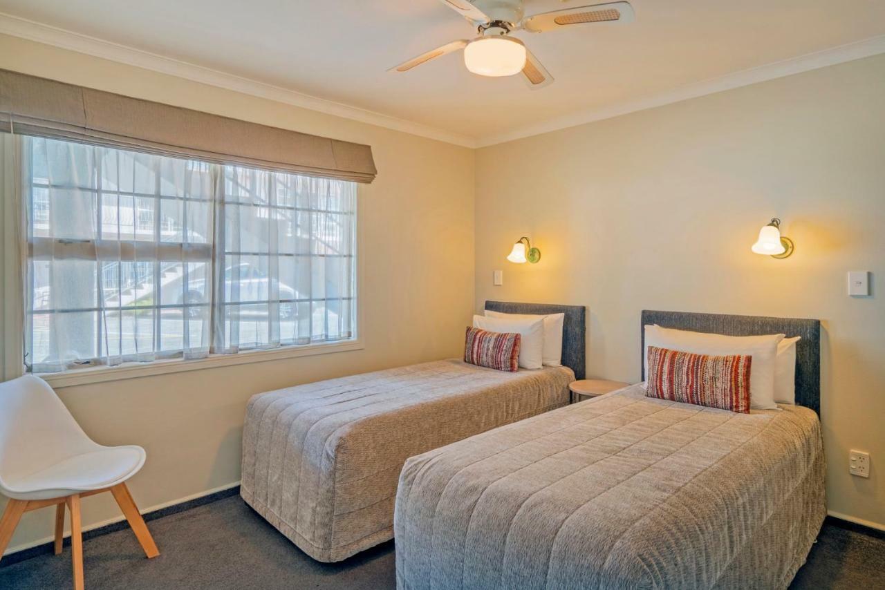 Silver Fern Rotorua Suites & Spa Екстериор снимка A typical bedroom at the motel