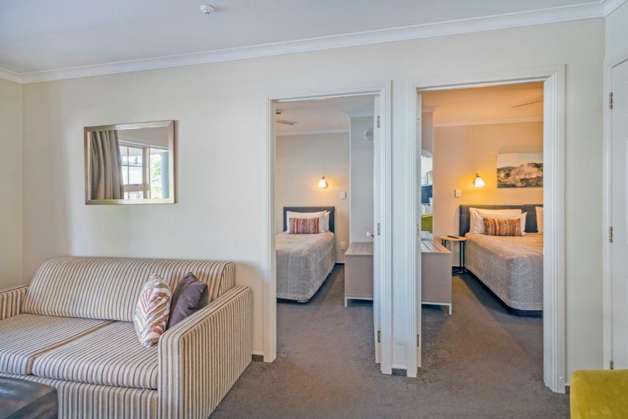 Silver Fern Rotorua Suites & Spa Екстериор снимка A typical two bedroom apartment