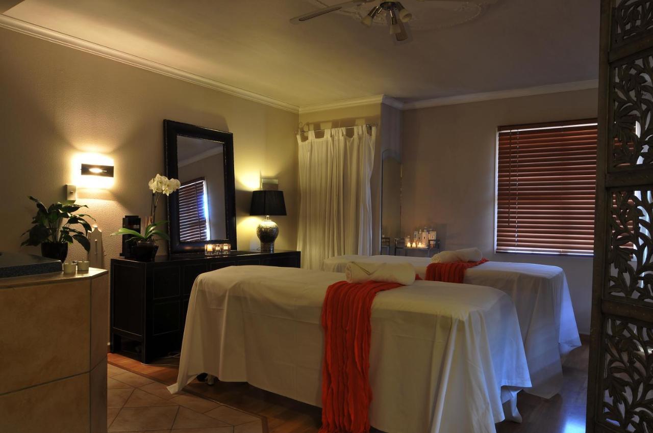 Silver Fern Rotorua Suites & Spa Екстериор снимка A massage room at a spa