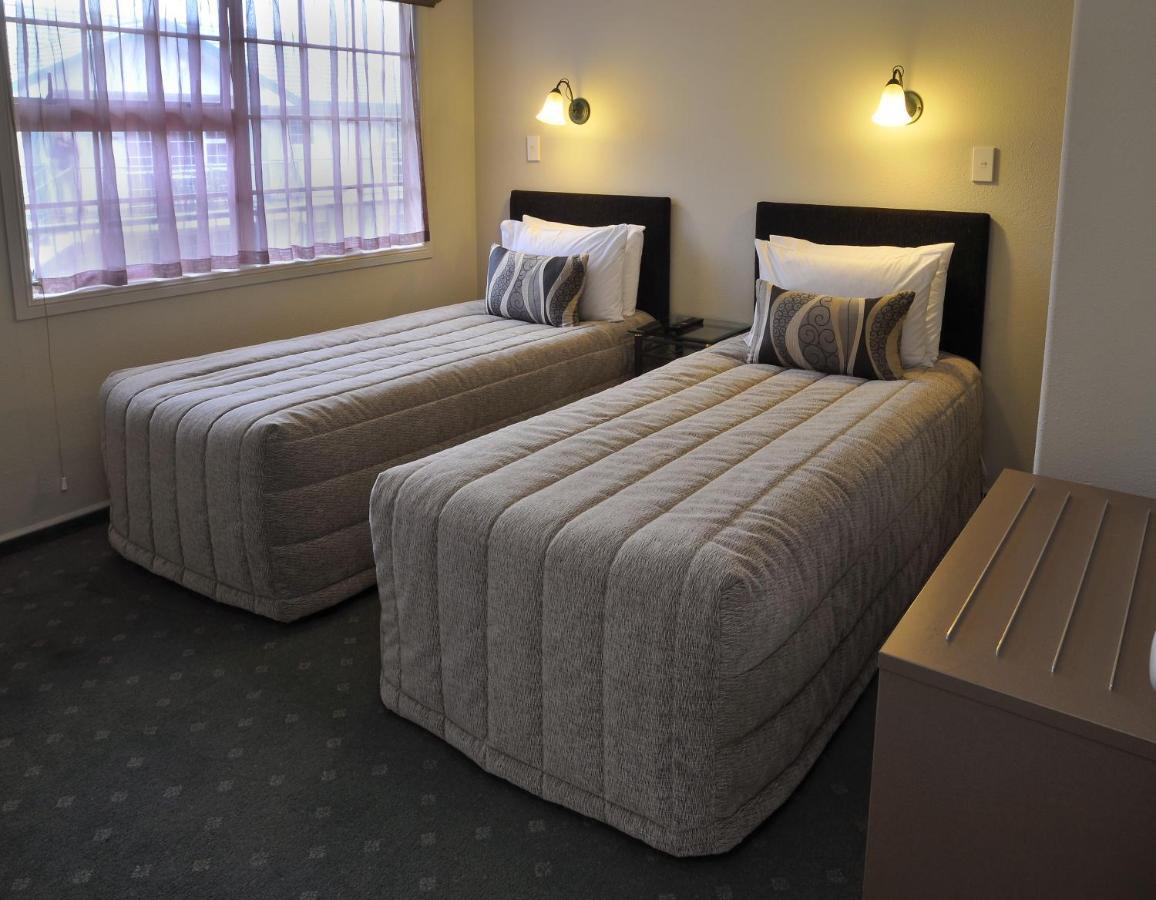 Silver Fern Rotorua Suites & Spa Екстериор снимка A typical motel room